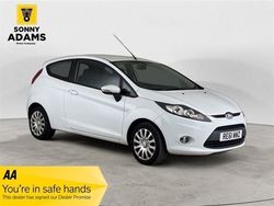 White Used 2011 Ford Fiesta Hatchback | £2,990 (Fair price)