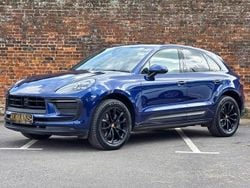 Blue Used 2022 Porsche Macan SUV | £46,995 (Fair price)
