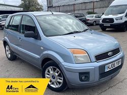 Blue Used 2006 Ford Fusion Zetec Hatchback | £1,495 (Fair price)