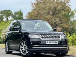 Black Used 2015 Land Rover Range Rover Vogue SUV | £16,495 (Fair price)