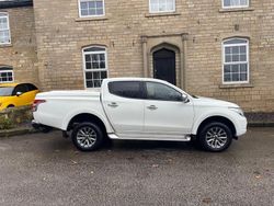 White Used 2018 Mitsubishi L200 Pickup | £8,999 (Fair price)