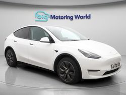 White Used 2022 Tesla Model Y SUV | £23,100 (Fair price)