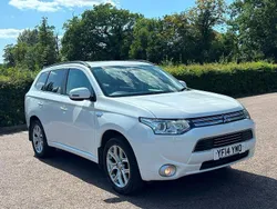 White Used 2014 Mitsubishi Outlander SUV | £6,495 (A bit pricey)