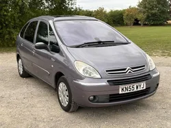 Mauve/purple Used 2005 Citroën Xsara Picasso Exclusive MPV | £1,295 (Fair price)