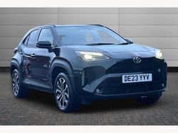 Black Used 2023 Toyota Yaris Hybrid Design SUV | £21,650 (Fair price)