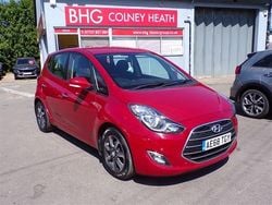 Metallic red Used 2018 Hyundai i20 SE MPV | £11,190 (Fair price)