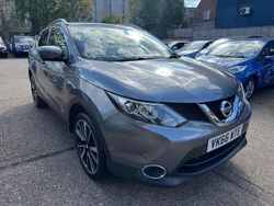 Grey Used 2016 Nissan Qashqai Tekna SUV | £6,495 (Fair price)