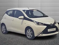 White Used 2015 Toyota Aygo x-press Hatchback | £5,791 (Fair price)