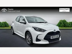 White Used 2023 Toyota Yaris Hybrid Hatchback | £16,384 (Good price)
