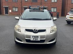 Silver Used 2009 Toyota Auris Hatchback | £5,750 (Expensive)