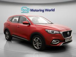 Red Used 2022 MG HS Excite SUV | £13,300 (Fair price)