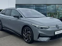 Moonstone grey Used 2025 VW ID.7 Pro Sedan | £39,890 (Fair price)