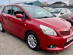 Red Used 2011 Toyota Verso MPV | £3,200 (Good price)