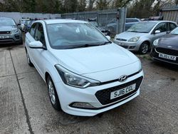 White Used 2016 Hyundai i20 SE Hatchback | £5,695 (Fair price)