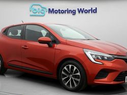 Used 2021 Renault Clio V Iconic Hatchback | £11,600 (Good price)