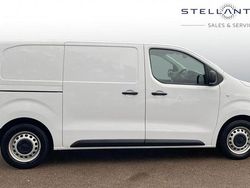 White Used 2022 Peugeot Expert Premium Van | £13,999 (Fair price)