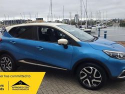 Blue/cream Used 2016 Renault Captur Dynamique SUV | £4,690 (Fair price)
