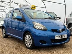 Blue Used 2010 Toyota Aygo Hatchback | £1,999 (Fair price)