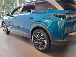 New 2025 Peugeot 5008 Allure MPV | £33,415 (Super price)