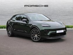 Green Used 2025 Porsche Macan SUV | £71,200 (Expensive)