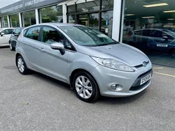 Silver Used 2009 Ford Fiesta Zetec Hatchback | £3,995 (Fair price)