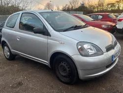 Silver Used 2002 Toyota Yaris Hatchback | £2,499 (Fair price)