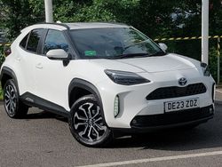 White Used 2023 Toyota Yaris Hybrid Design Estate | £20,498 (Fair price)