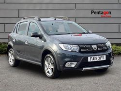Grey Used 2019 Dacia Sandero Comfort SUV | £7,995 (Fair price)