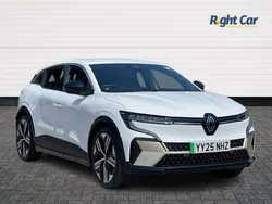 Glacier white New 2025 Renault Mégane Iconic Hatchback | £27,999
