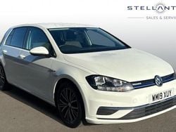 White Used 2018 VW Golf VII SE Hatchback | £12,668 (Fair price)