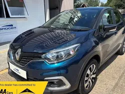 Blue/black Used 2020 Renault Captur Play SUV | £6,995 (Fair price)