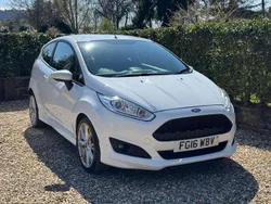 White Used 2016 Ford Fiesta Zetec Hatchback | £5,395 (Fair price)