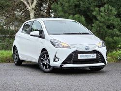 White Used 2019 Toyota Yaris Hybrid Hatchback | £12,995 (Good price)