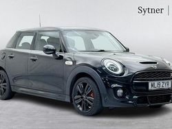 Black Used 2019 Mini Cooper S Sport Hatchback | £15,250 (A bit pricey)