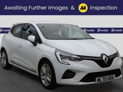 White Used 2020 Renault Clio V Play Hatchback | £8,240 (Fair price)
