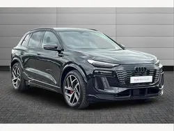 Black Used 2025 Audi Q6 e-tron Advanced SUV | £58,150 (Expensive)