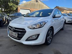 White Used 2015 Hyundai i30 SE Hatchback | £5,990 (Fair price)