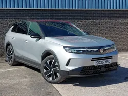 Two coat metallic crystal silver New 2025 Vauxhall Grandland X Ultimate SUV | £31,998 (Fair price)