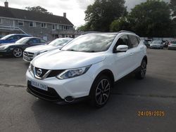 White Used 2014 Nissan Qashqai Tekna SUV | £7,999 (A bit pricey)