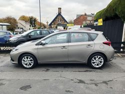Bronze Used 2016 Toyota Auris Business Edition Hatchback | £9,795 (Fair price)