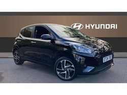 Black Used 2024 Hyundai i10 Premium Hatchback | £15,719 (Fair price)