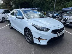 White Used 2022 Kia Ceed 3 Hatchback | £12,795 (Fair price)