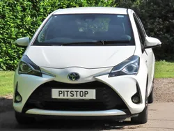 Super white Used 2019 Toyota Yaris Hybrid Hatchback | £13,800 (Fair price)
