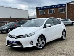 White Used 2014 Toyota Auris Multidrive S Hatchback | £9,995 (Fair price)