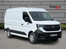 Mineral white New 2025 Renault Master Van | £24,990 (Fair price)