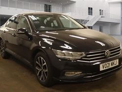 Black Used 2021 VW Passat SEL Sedan | £13,750 (Fair price)