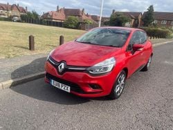 Red Used 2018 Renault Clio IV Urban Hatchback | £6,999 (Fair price)