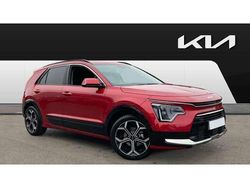 Red Used 2025 Kia Niro 4 SUV | £29,274 (Expensive)