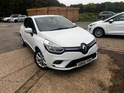 White Used 2016 Renault Clio IV Dynamique Hatchback | £5,200 (Fair price)
