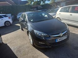 Black Used 2015 Vauxhall Astra Excite Hatchback | £3,399 (Fair price)